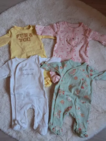 Lot 4 pyjamas