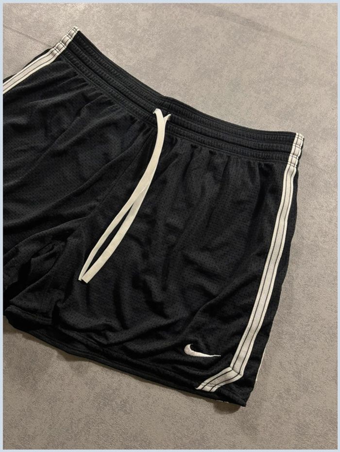 Short Nike Dri-Fit Noir logo brodé Blanc Taille L - photo numéro 2