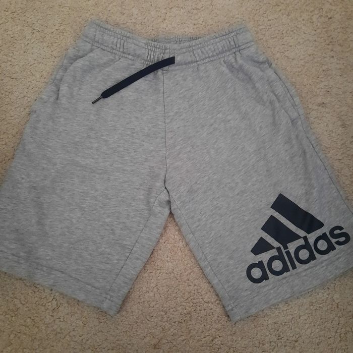 Short adidas 11/12ans gris