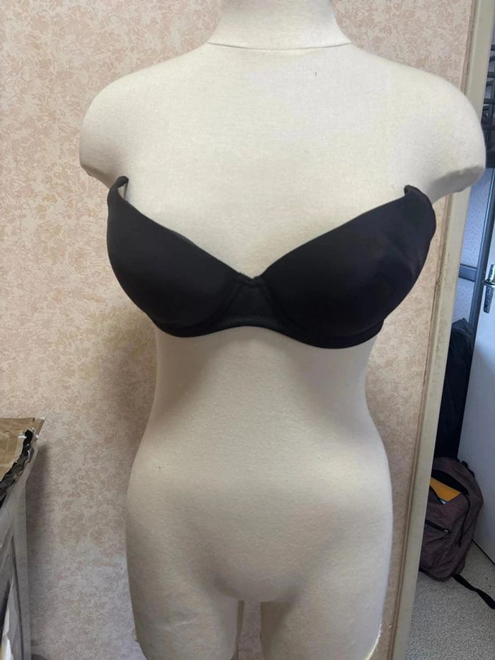 Soutient gorge rembourré sans bretelle taille 90c marque charlotte lingerie