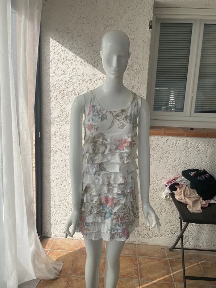 Jolie robe de la marque CO2 en taille S