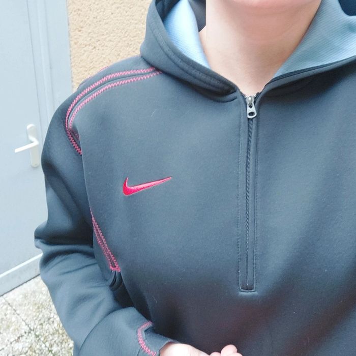 Superbe Hoodie Nike L - photo numéro 4