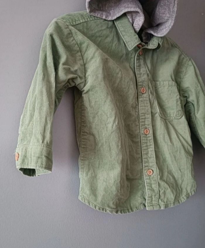 Chemise H&M verte avec capuche – 18mois - photo numéro 8