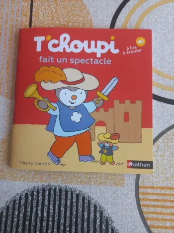 Livre Nathan Tchoupi fait un spectacle