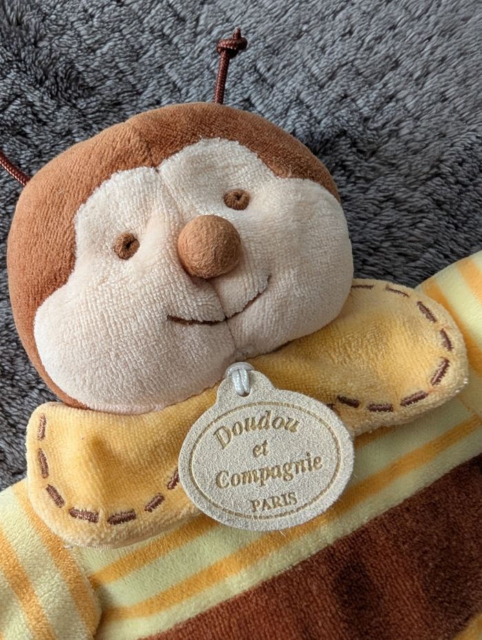 TBE, doudou marionnette abeille 🐝 Doudou et Compagnie - photo numéro 2