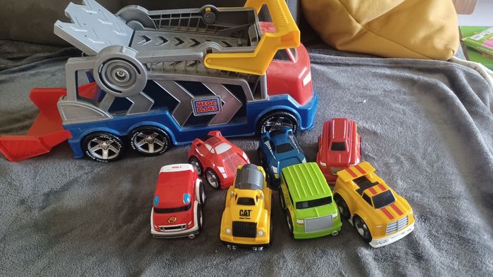 Camion et ses voisins mega blocks - photo numéro 2