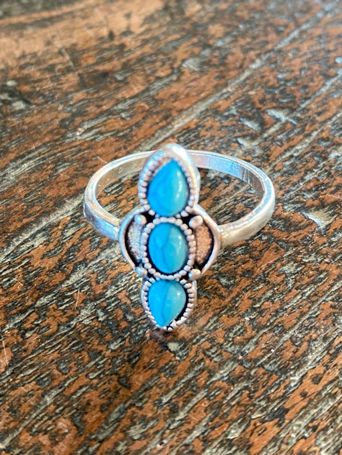 Magnifique bague argentée, avec turquoise, taille 60 - photo numéro 4