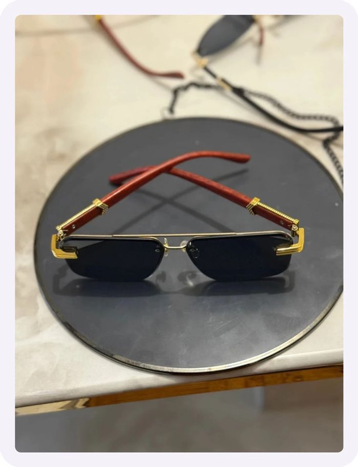 Lunette de soleil noire rouge - photo numéro 3
