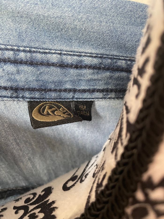 Très jolie chemise 🥰 manches longues coolcat taille 16 ans - photo numéro 2