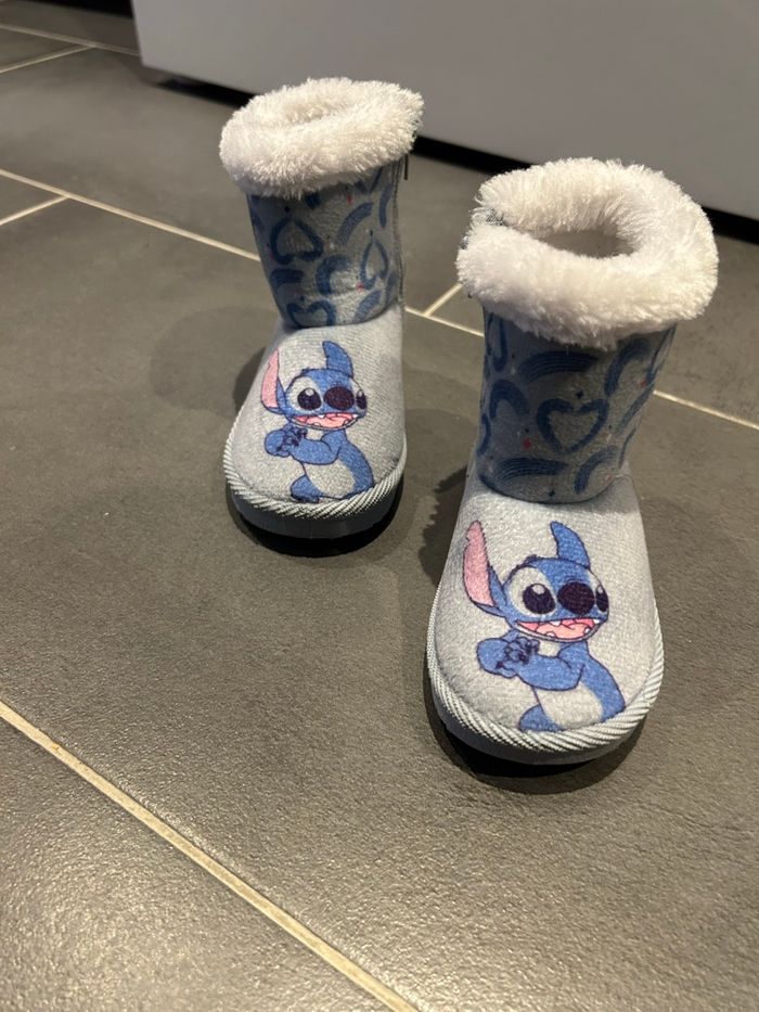 Chaussons bottes Stitch Disney  23/24. - photo numéro 2