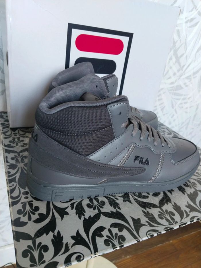 Magnifiques baskets montantes homme Fila pointure 42 - photo numéro 3