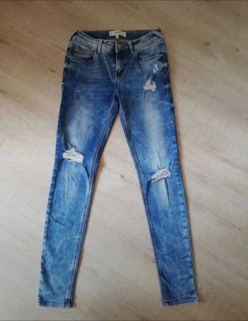 Jeans 👖troué Mango T 34