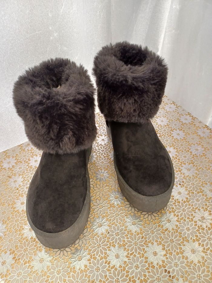 Bottines fourrées achetées chez Chaussea taille 37 en très bon état. - photo numéro 2