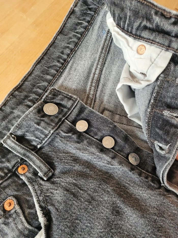Levis 501 W 27 L 30 - photo numéro 2