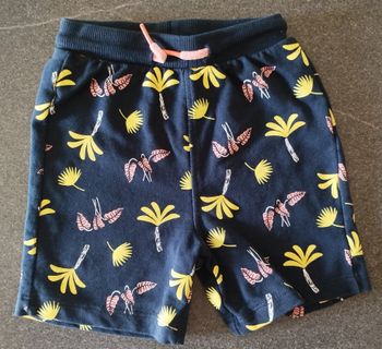 Short 23 mois