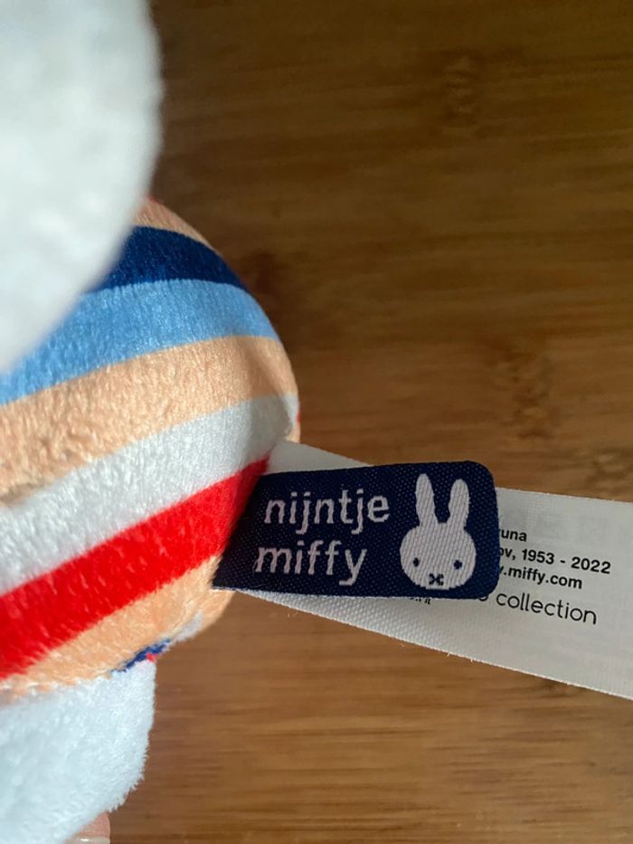 Peluche lapin à grelot miffy - photo numéro 4