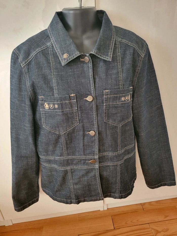 Veste Blazer tissu léger style jeans denim Armand Thiery bleu broderies fleurs - photo numéro 8