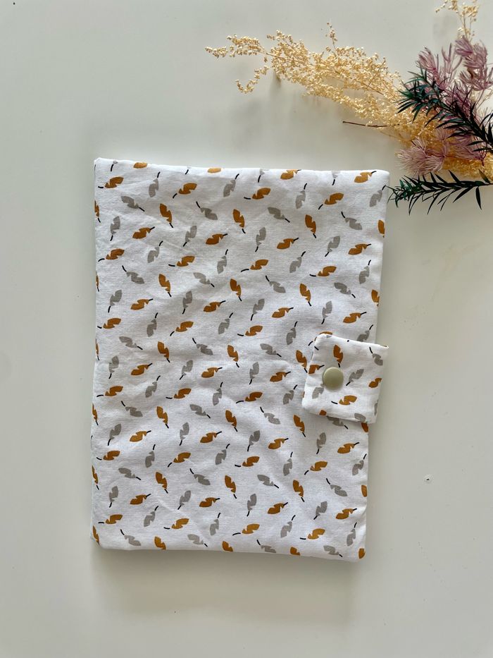 Protège carnet de santé « plumes »