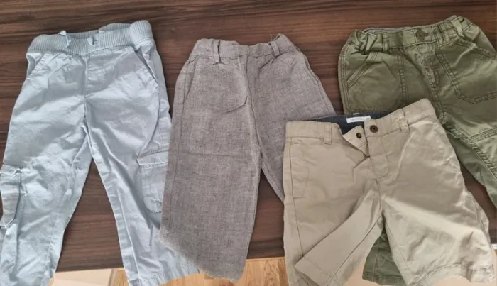 Lot 4 pantalons/bermudas ete bébé taille 18 24 mois