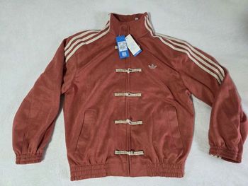 Veste Adidas nouvelles an chinois