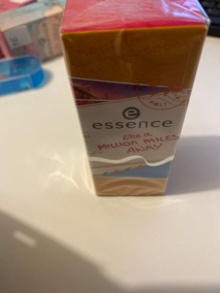 Essence: like a million miles away  new, sealed - photo numéro 2