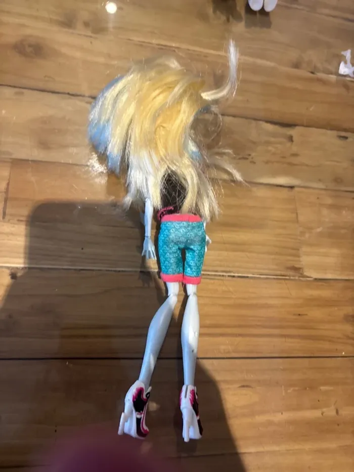Poupée monster high Lagoona blue pyjama - photo numéro 2