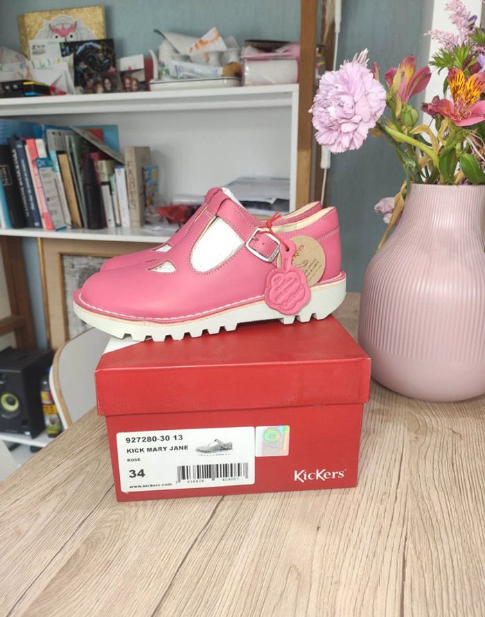 Chaussures sandales cuir kickers neuves rose 34