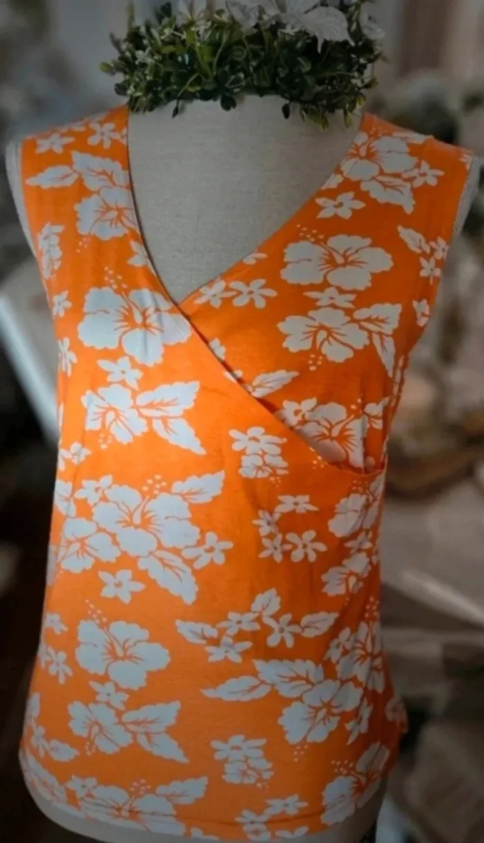 Haut orange fleurs blanches Ici et Maintenant Taille 40 Neuf - photo numéro 2
