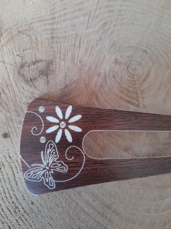 Barrette pour cheveux papillon et strass.