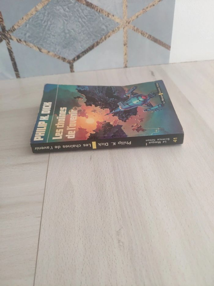Livre poche le masque science fiction les chaînes de l'avenir Philip K. Dick - photo numéro 3