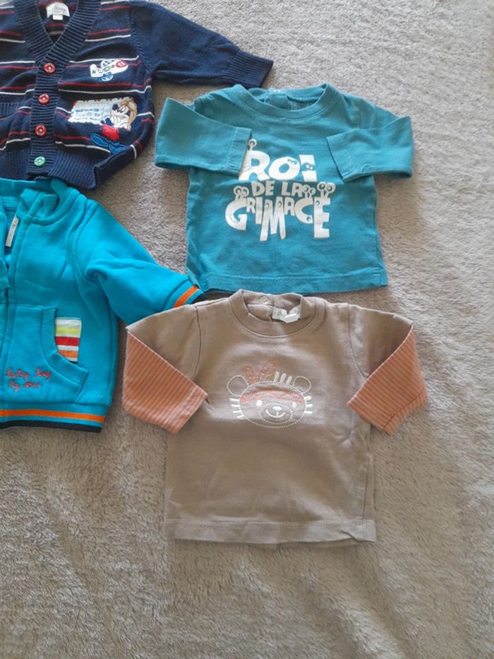 Lot vêtements bébé 1 mois - photo numéro 2