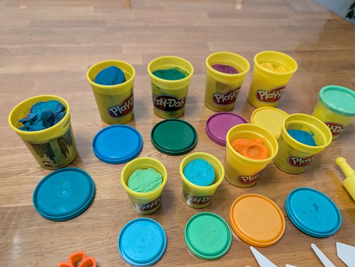 Lot de pâtes à modeler et accessoires pour modeler - photo numéro 5