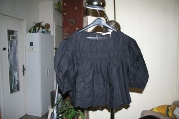 🌸Blouse noire popeline broderie suisse Taille 40 "Mango" Neuve 🌸