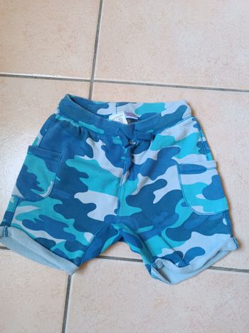 Short bleu camouflage Zara 4 ans