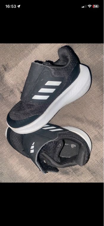 Baskets adidas bébé 