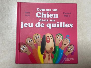 Livre comme un ciné dans un jeu de quilles