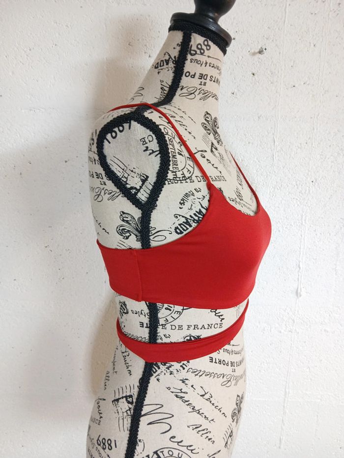 Crop top asymétrique rouge grenat L. Wood Taille S Très bon état - photo numéro 3