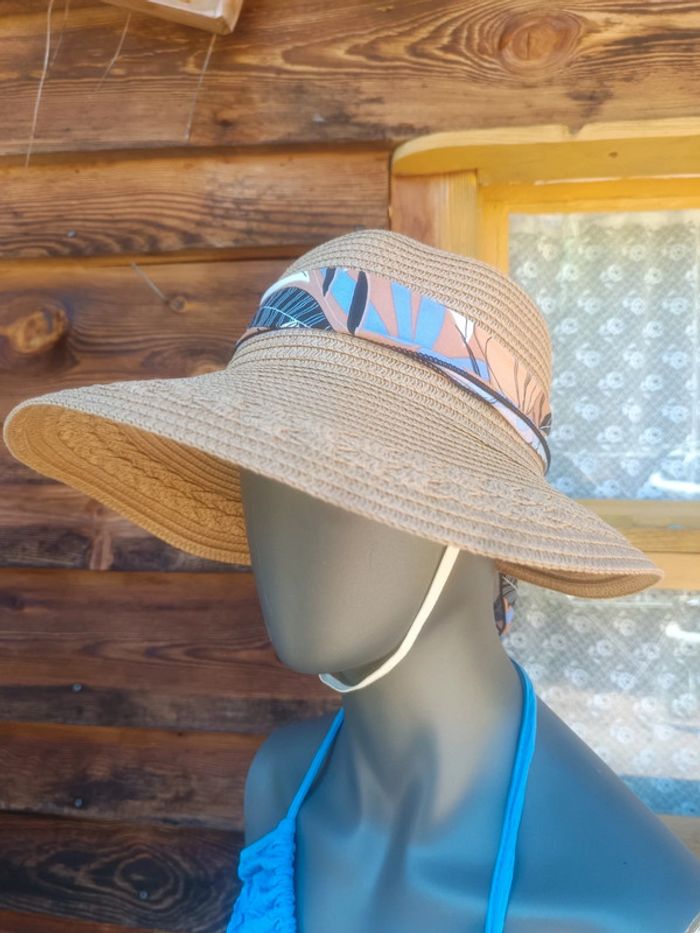 Chapeau neuf et ajustable - photo numéro 4