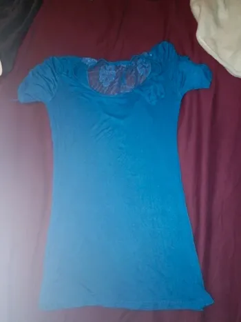 Haut turquoise dentelle noeud