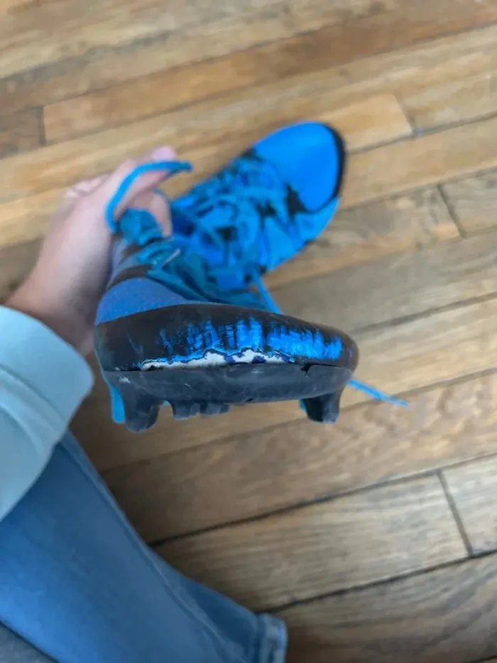 Chaussures foot moulées - photo numéro 5
