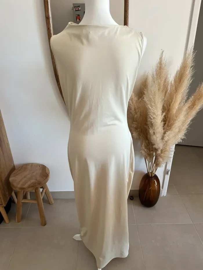 Robe longue et drapée crème 4th Reckless - photo numéro 5