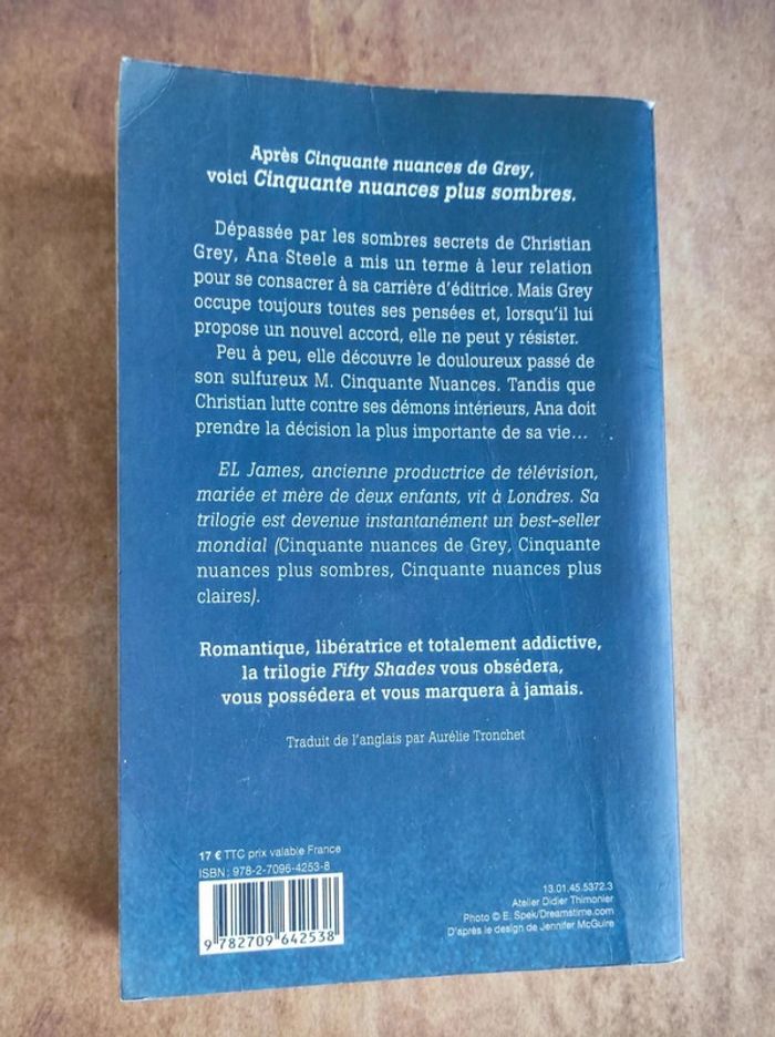 Livre Cinquante nuances plus sombres - photo numéro 2