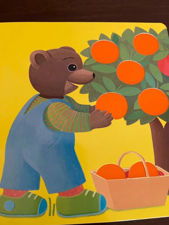 Livre à toucher petit ours brun touche à tout - photo numéro 5