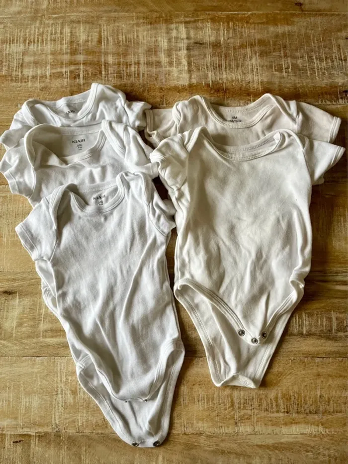 Lot de bodies sans manches blancs