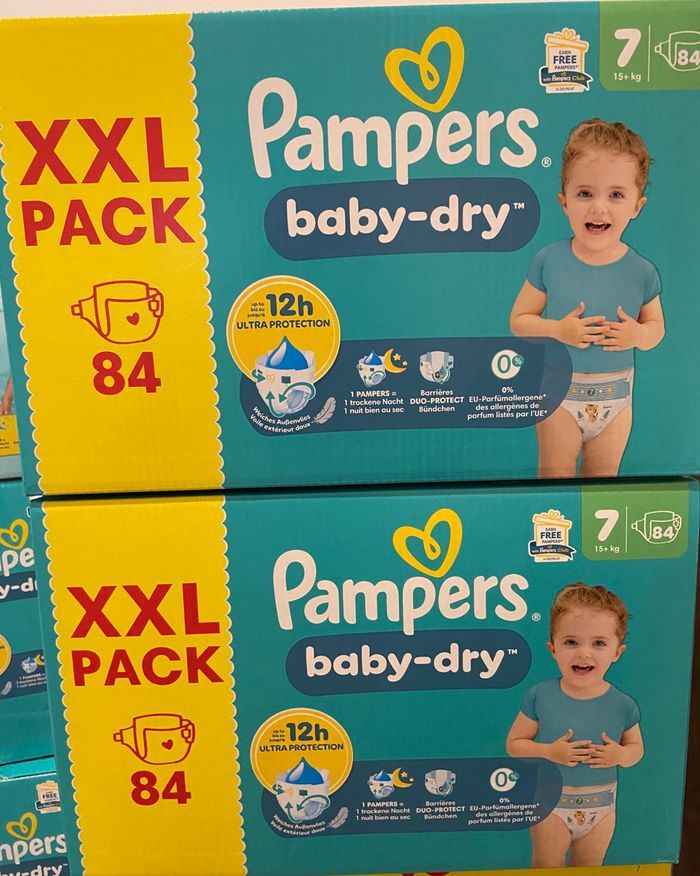 2 cartons de couches Pampers taille 7