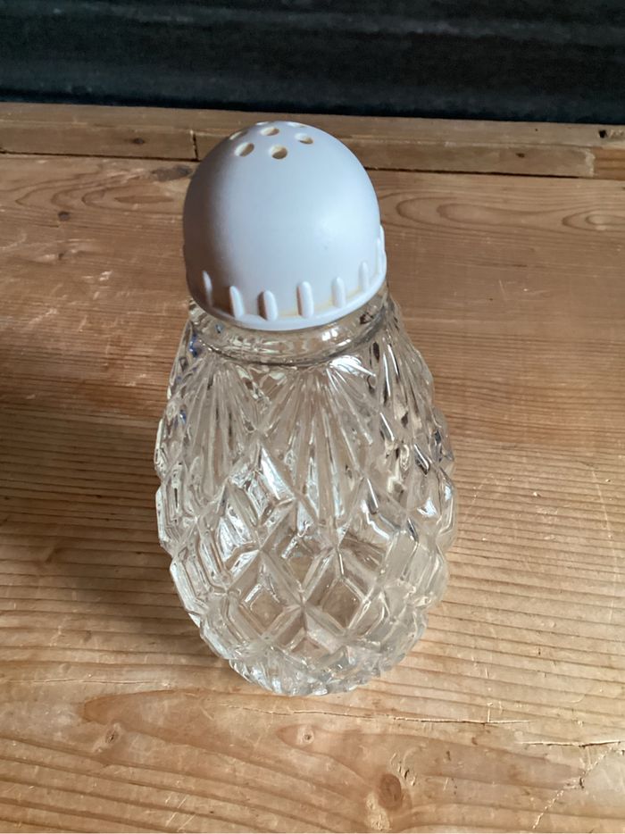 Saupoudreuse en verre - photo numéro 3