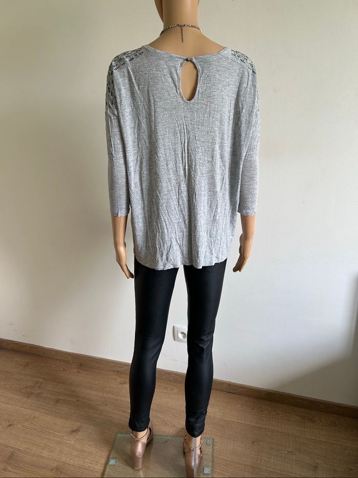 Haut gris avec strass IKKS taille 36 TBE - photo numéro 6