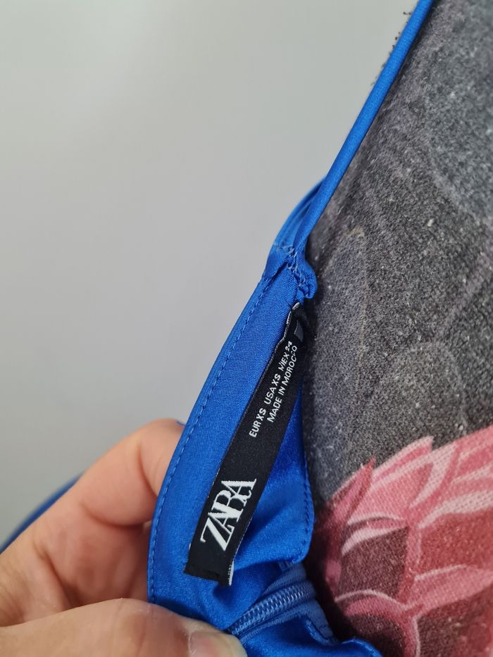 Superbe robe satinée bleue zara - photo numéro 4