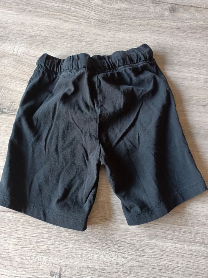 47. Short (3ans) - photo numéro 2