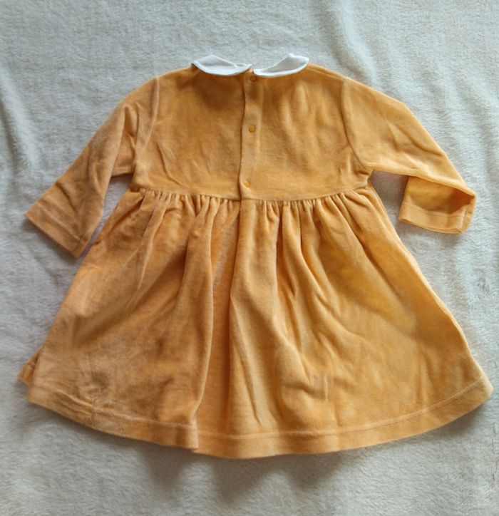 Robe en velours orange (je ne connais pas la marque), Taille 12 mois - photo numéro 2